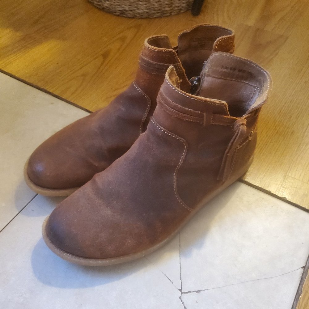 Born Women's Leather Booties/Shoes (size 8.5 women's)